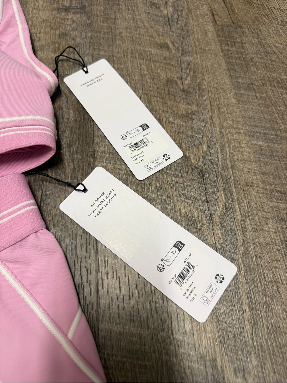 ALO Yoga Pink Activewear Set with Logo Detail - Picture 5 of 5